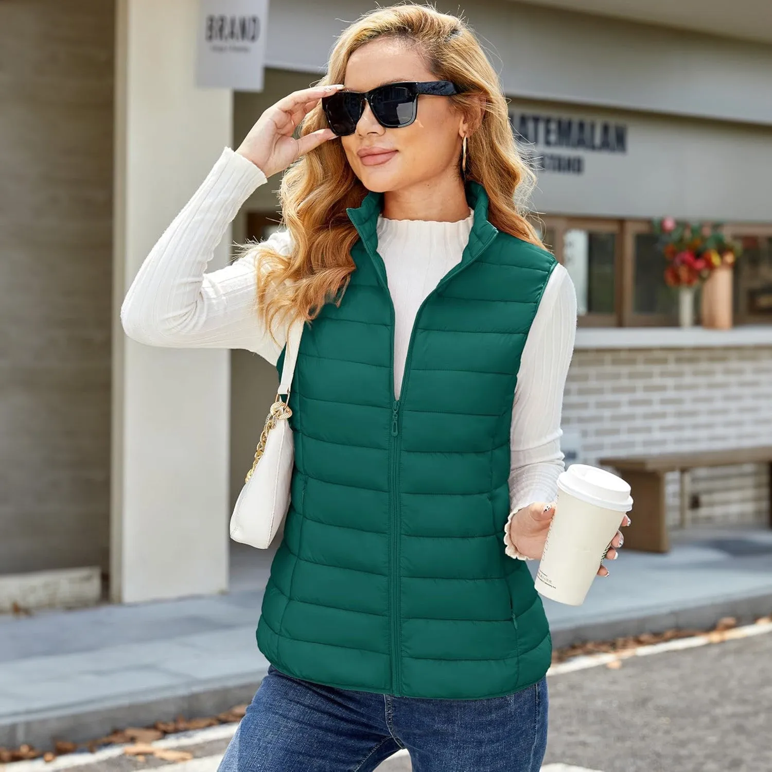 Women's Puffer Vest Lightweight Stand Collar Zip 4 Pockets Puffy Vests Sleeveless Quilted Padded Outerwear